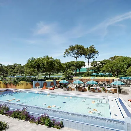 Hotel Sunny By Valamar 3*