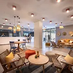 Sunny By Valamar Hotell