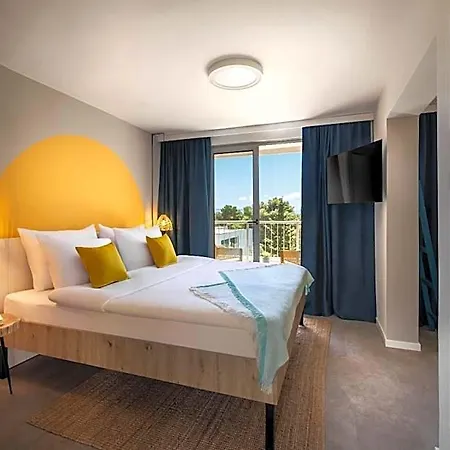 Sunny By Valamar Hotell 3*